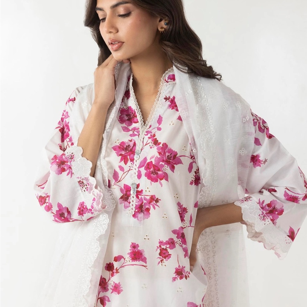 Elegant Floral Pink and White Women's Kurta